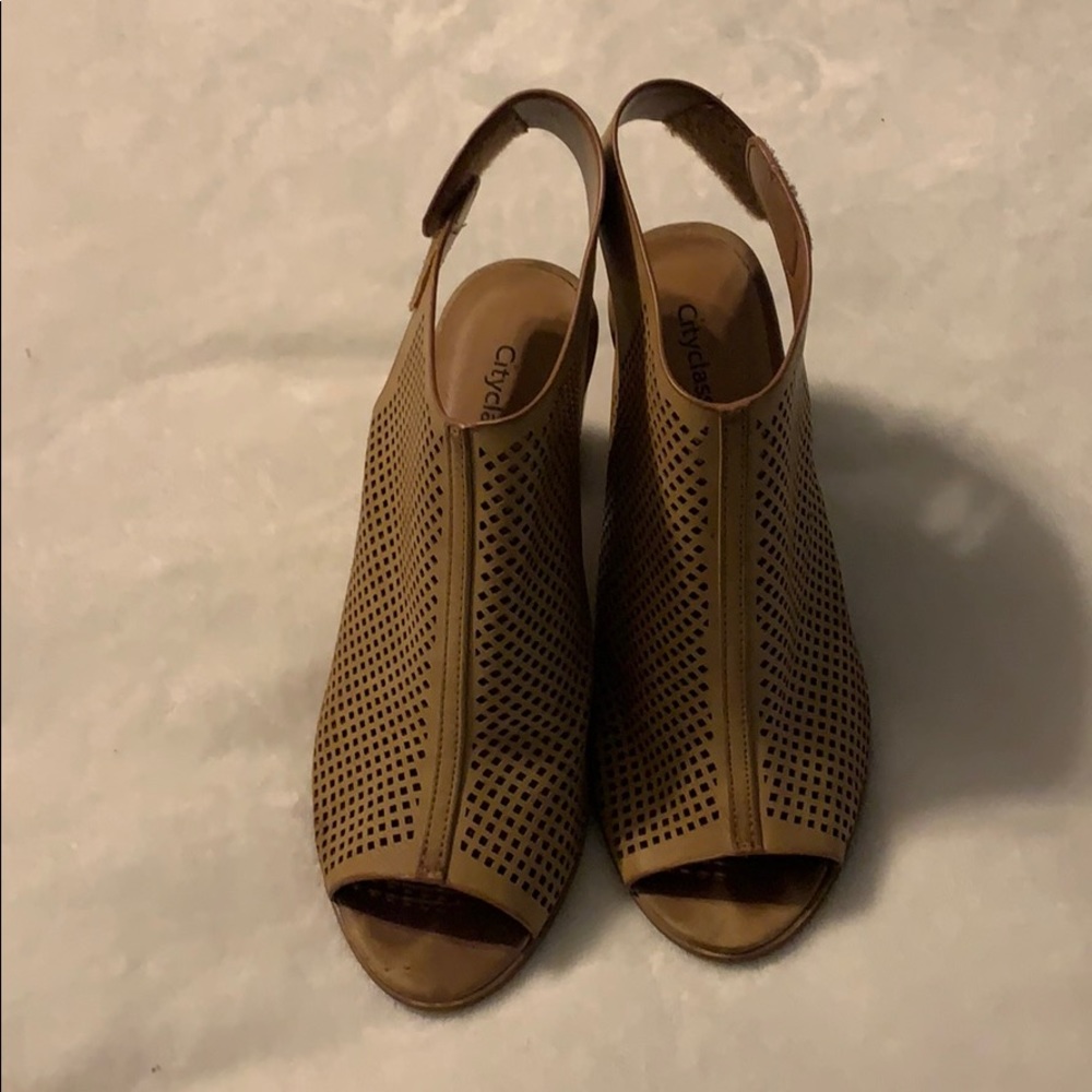 Tan heels